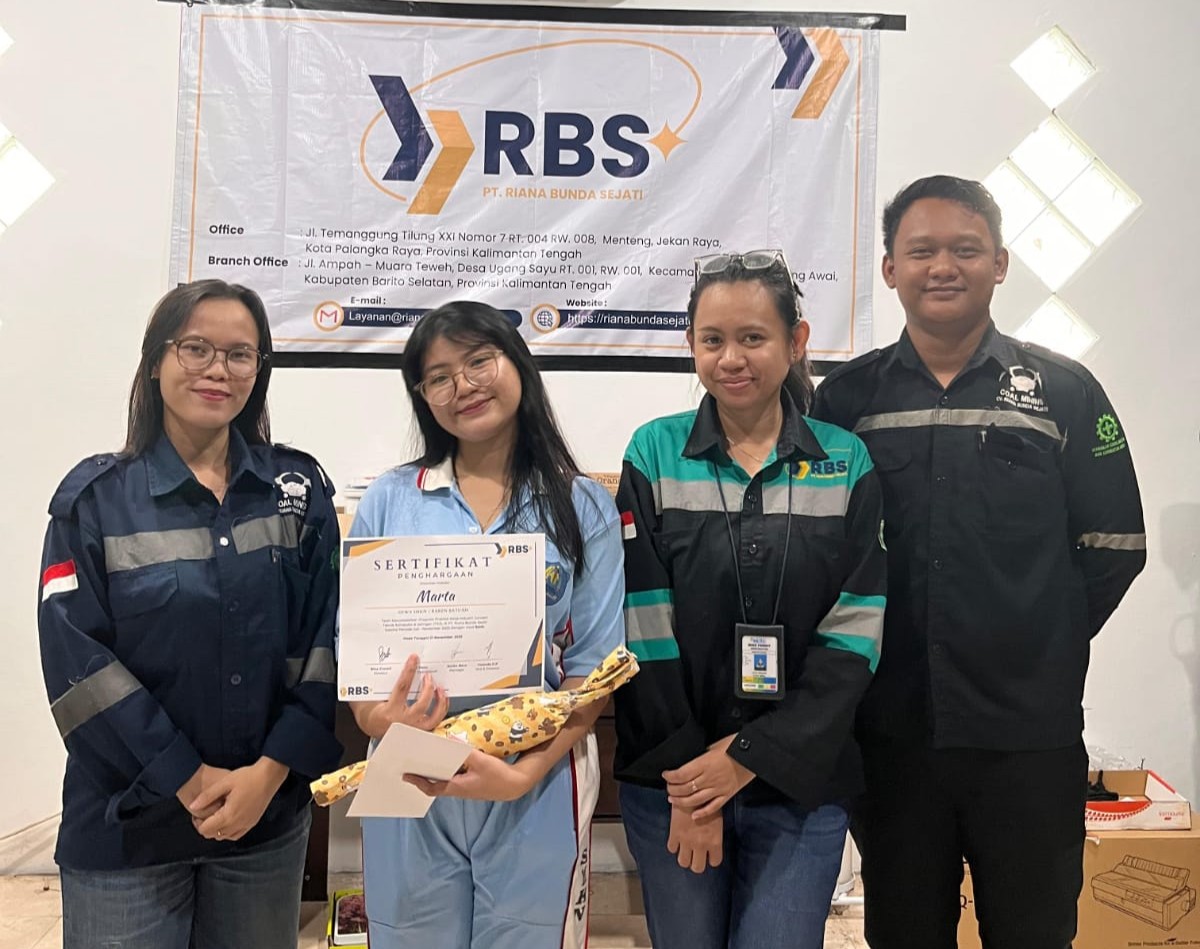 Penyerahan Sertifikat kepada Siswa SMKN 1 Raren Batuah